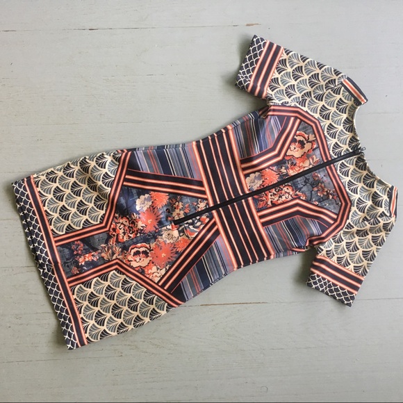 Floral Bodycon Dress - Picture 2 of 8